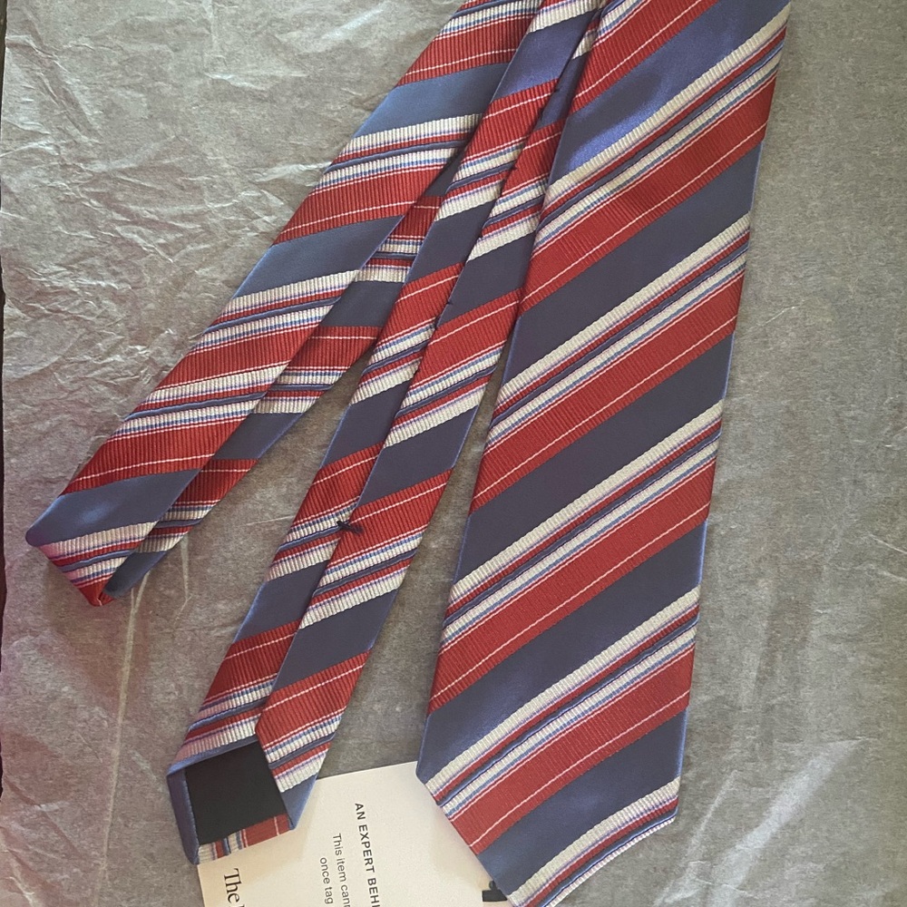 Kiton 100% Silk ❤️💙